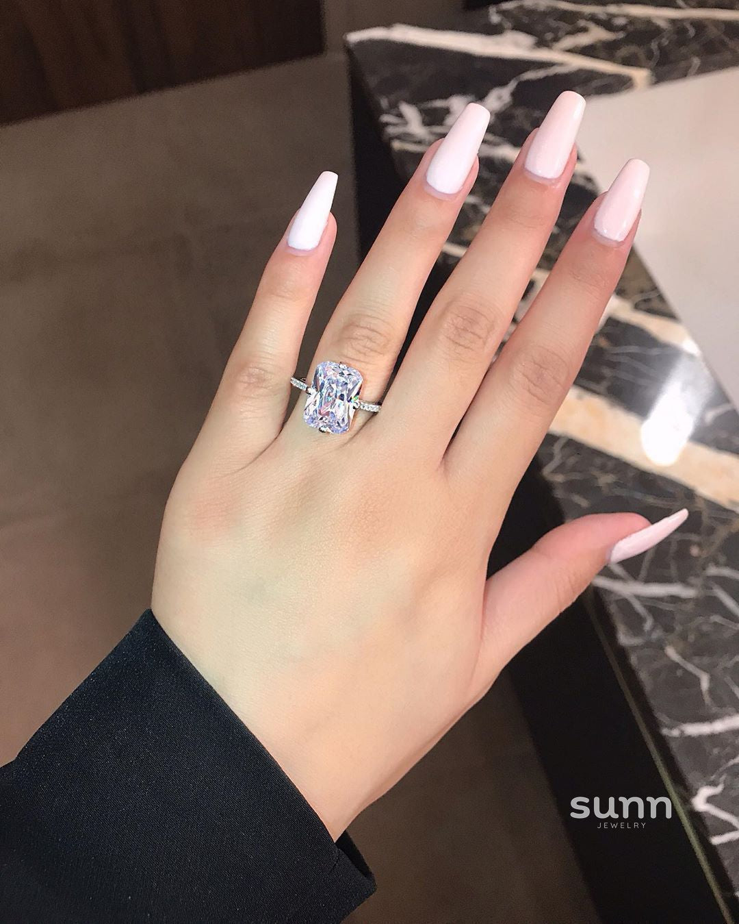 Vivianne Square Diamond Ring [I0IVNAGX]