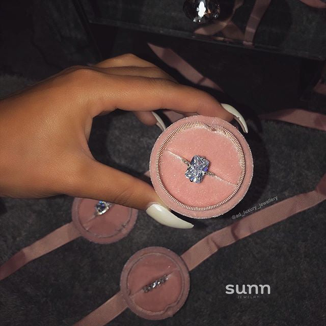 Vivianne Square Diamond Ring [G3N8PIN6]