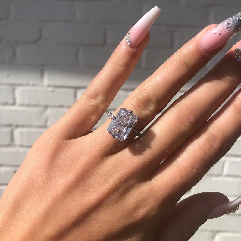 Vivianne Square Diamond Ring [HXA9NPJH]