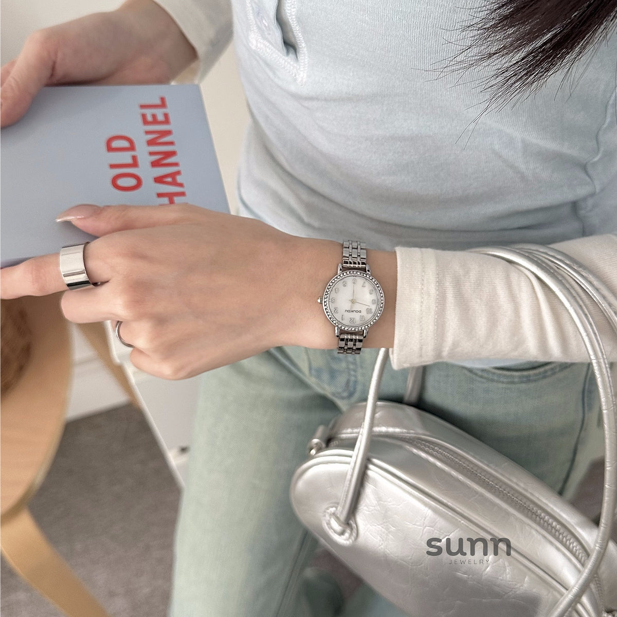 Vivienne Starry Pearl Watch [SS1YOVZR]