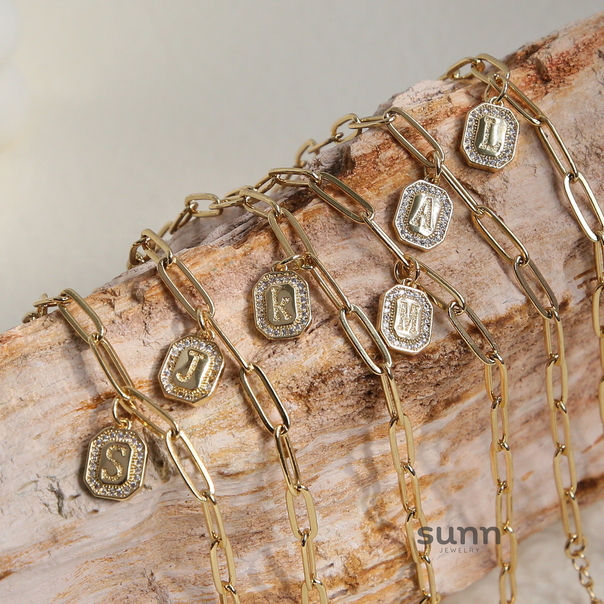Vy Initial Paperclip Bracelet [7UNW3FHT]