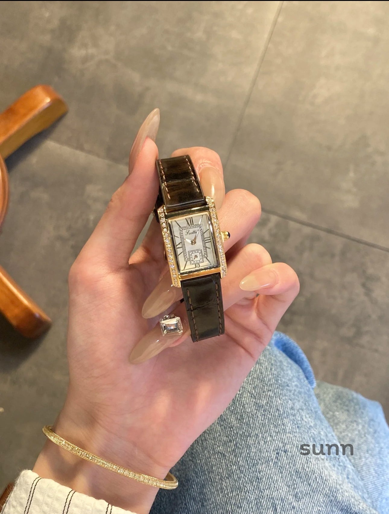 Waverly Vibrant Square Watch [1IYF93HP]