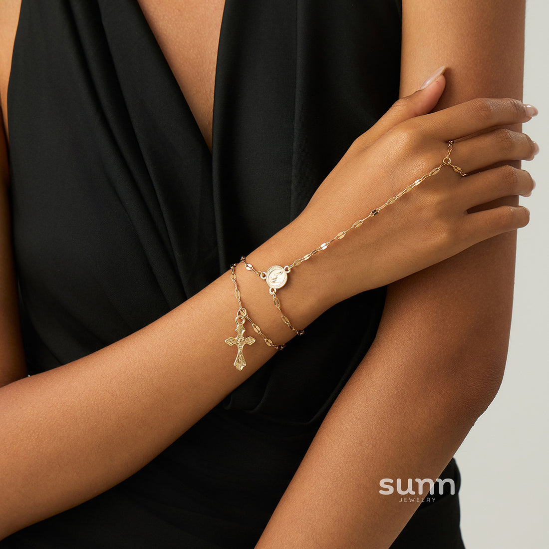 Westlyn Layered Cross Bracelet [RV9J749B]