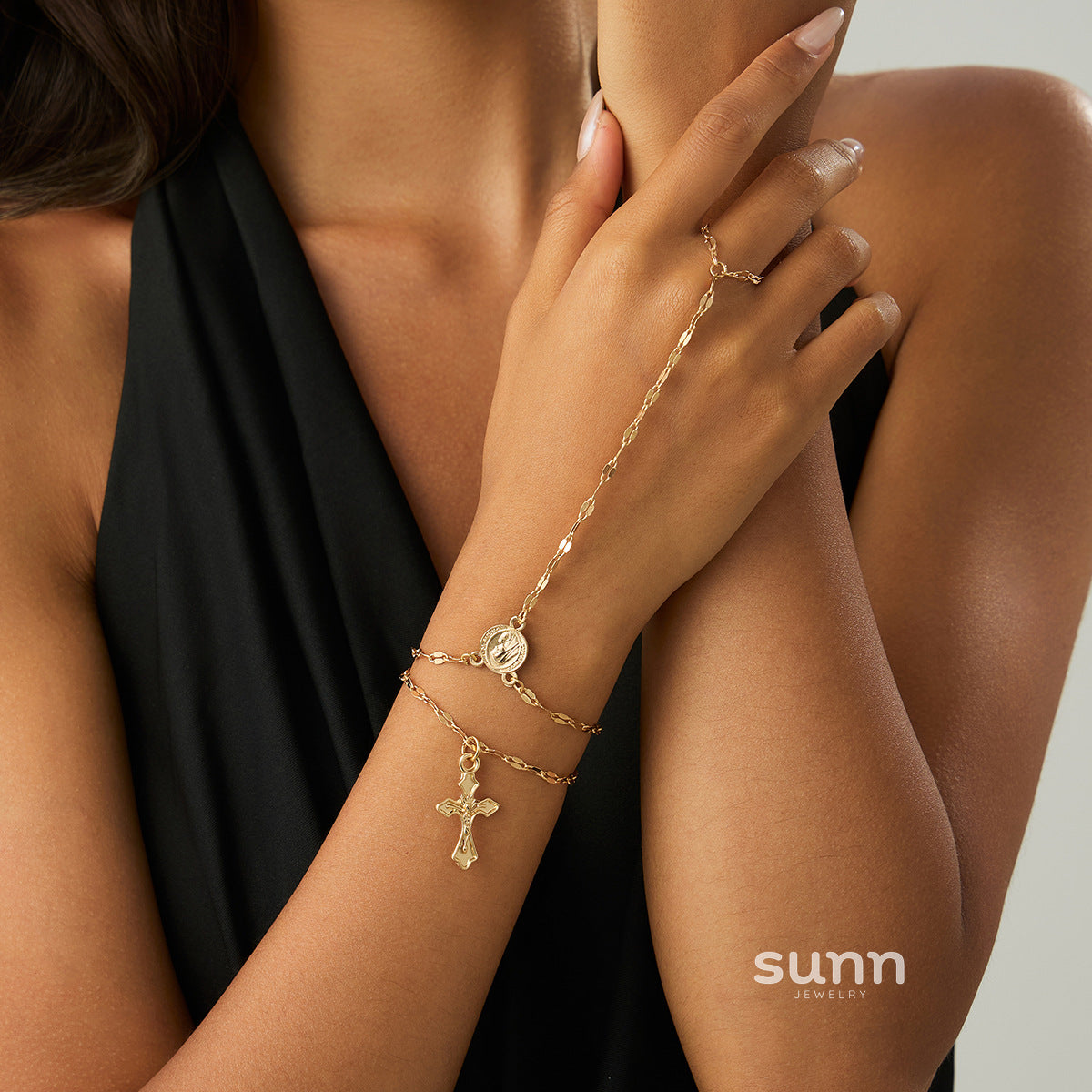 Westlyn Layered Cross Bracelet [VHOB6SDD]