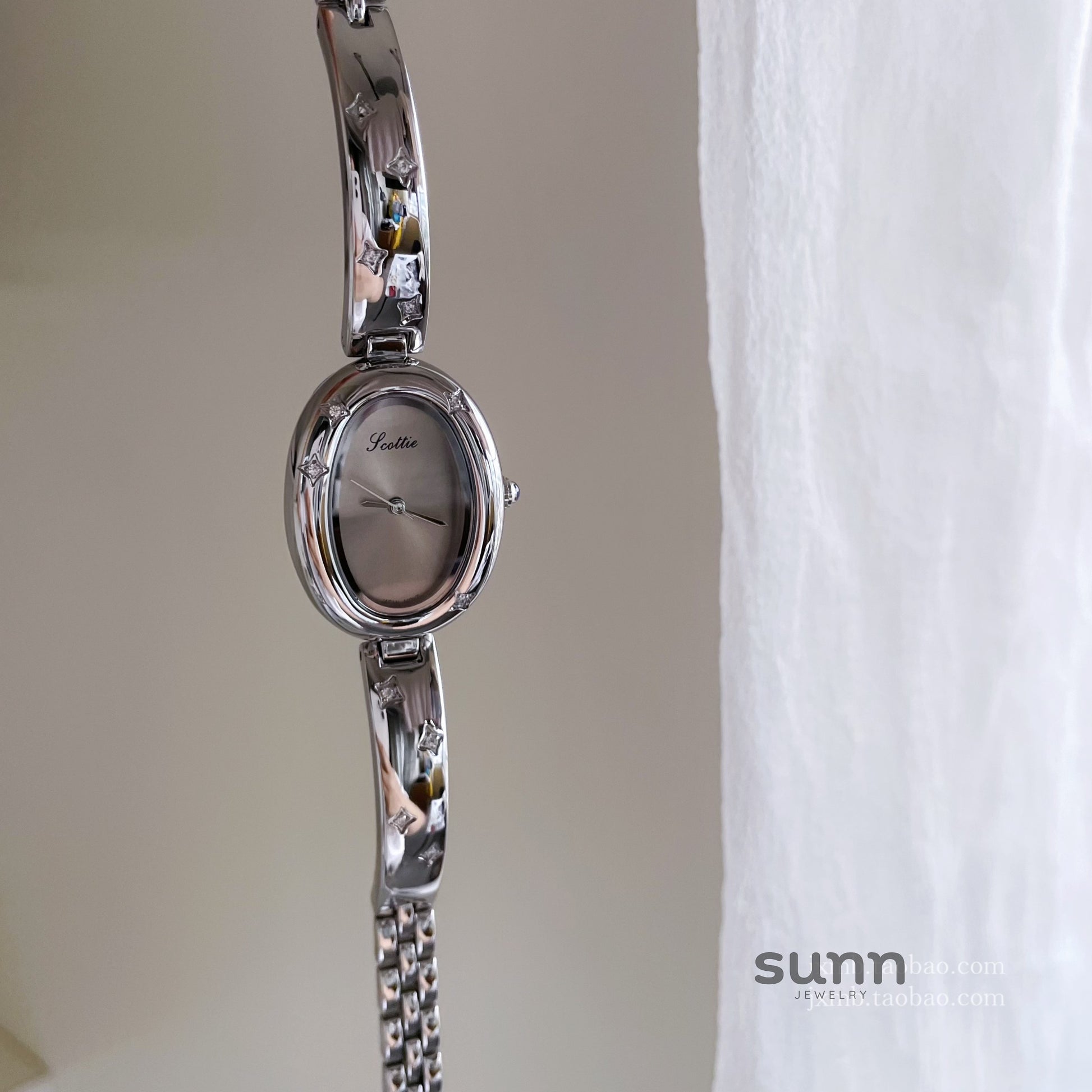 Westlynn Oval Bracelet Watch [DO59VWQV]
