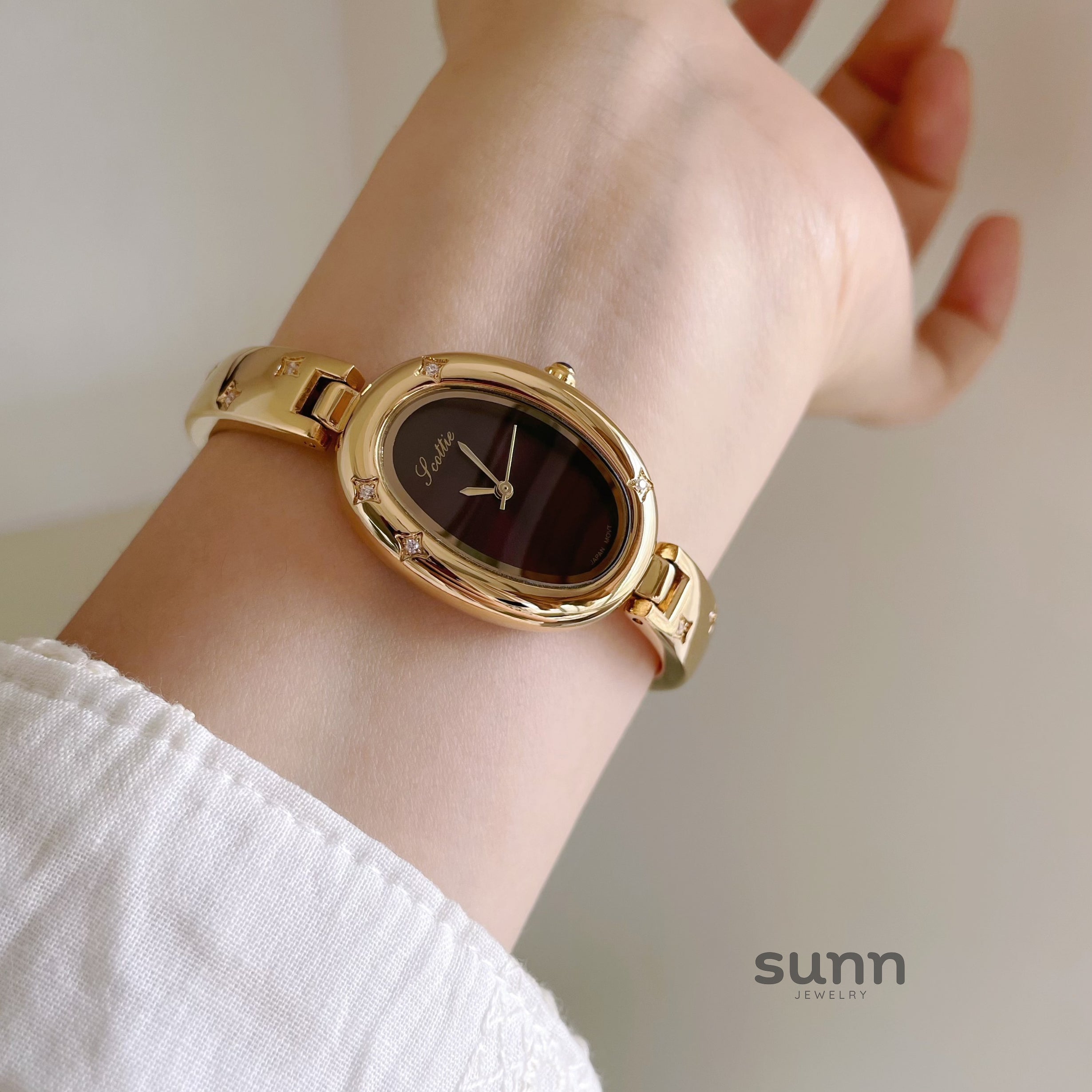 Westlynn Oval Bracelet Watch [2E70T21G]