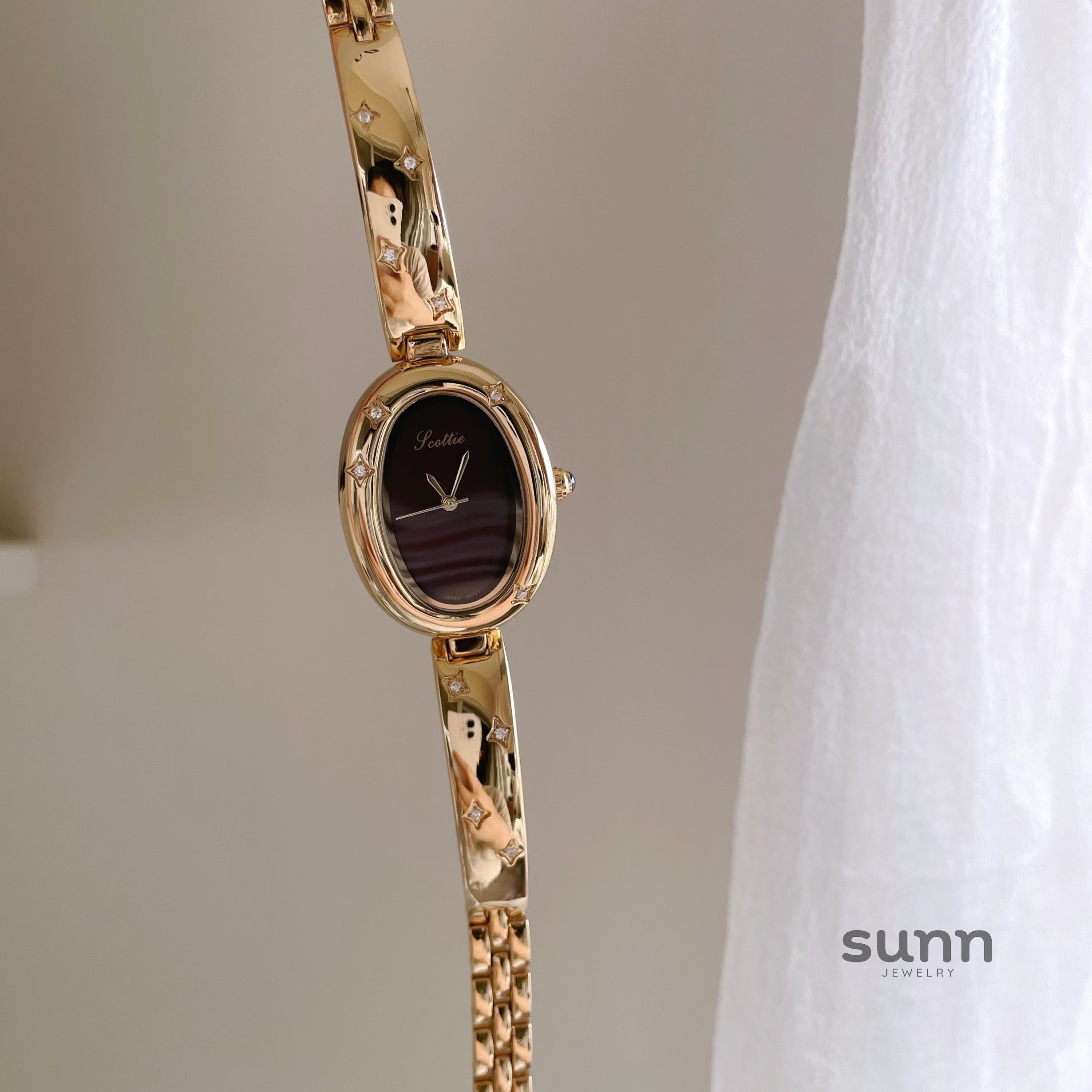 Westlynn Oval Bracelet Watch [2KOQ6YFZ]