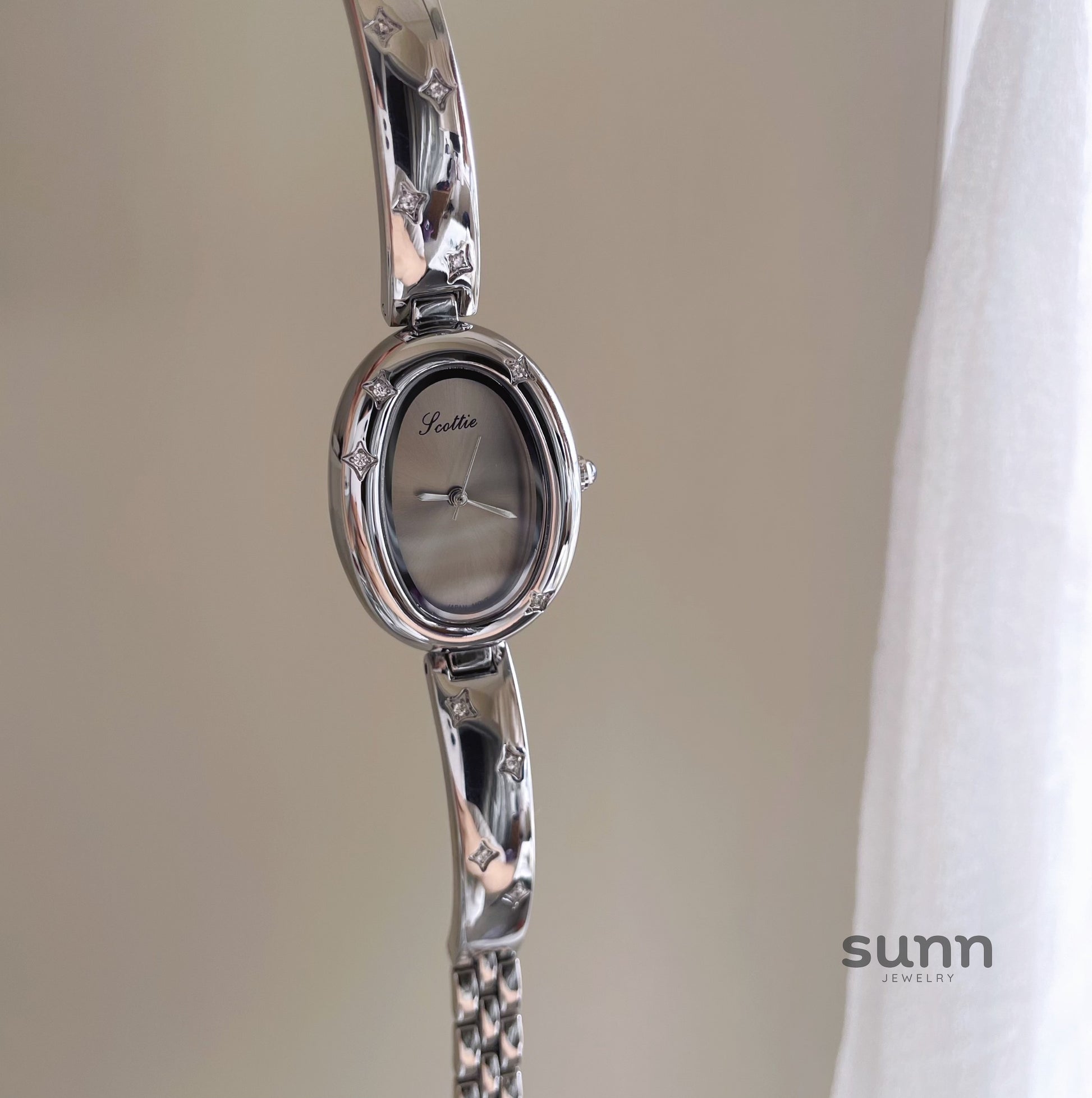 Westlynn Oval Bracelet Watch [7Q32ZMU8]