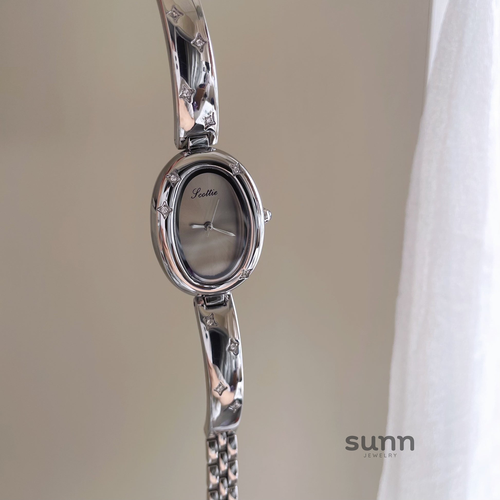 Westlynn Oval Bracelet Watch [MZG9YCAA]