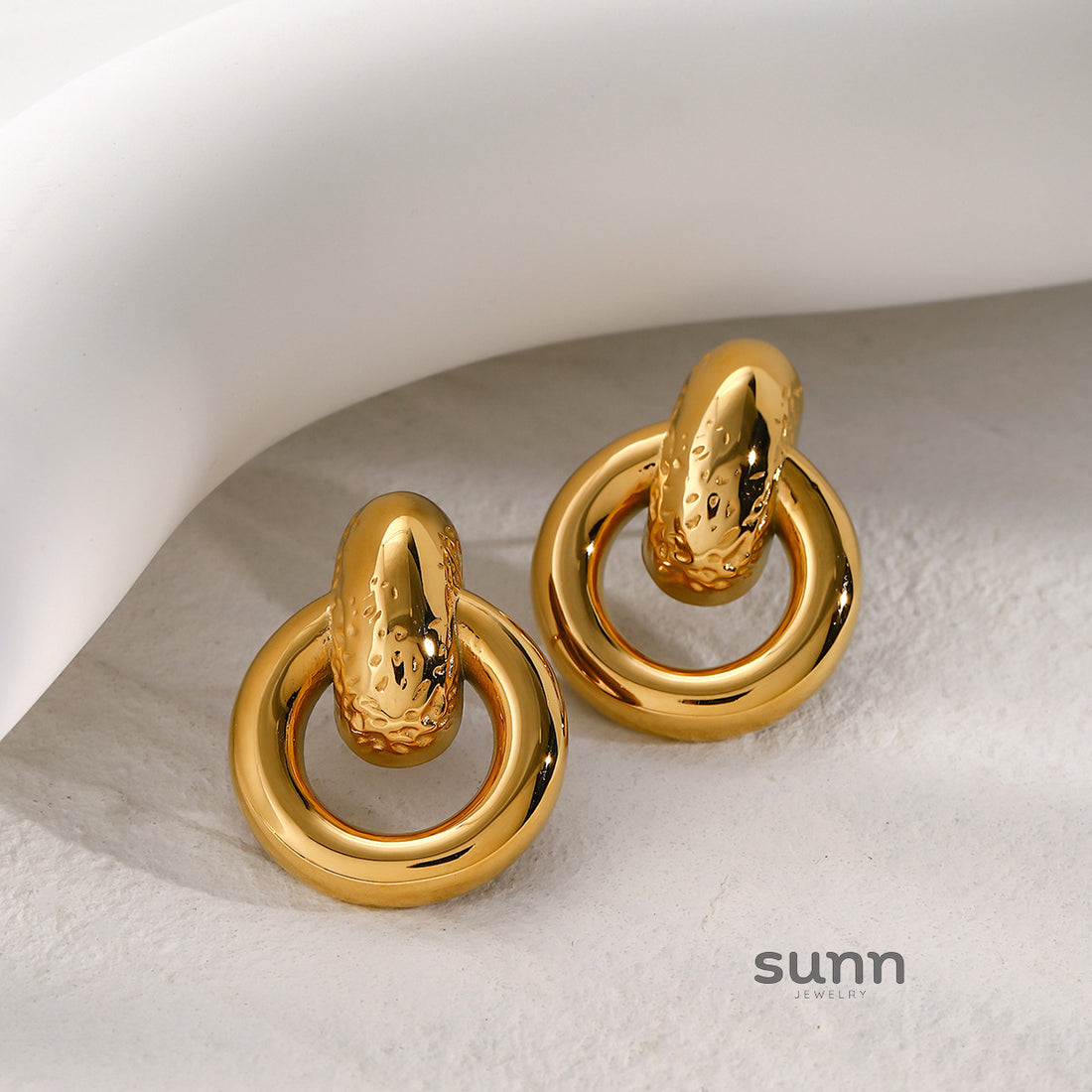 Wilhelmina Sculptural Hoop Earrings [H0O2IXTK]