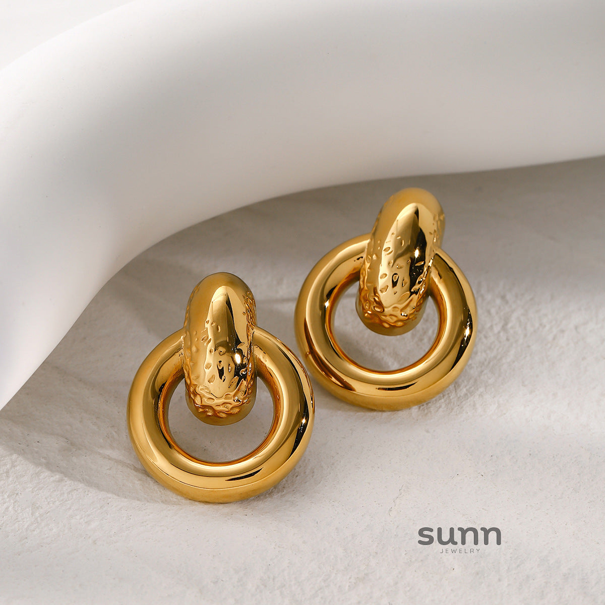 Wilhelmina Sculptural Hoop Earrings [6M17YEI9]