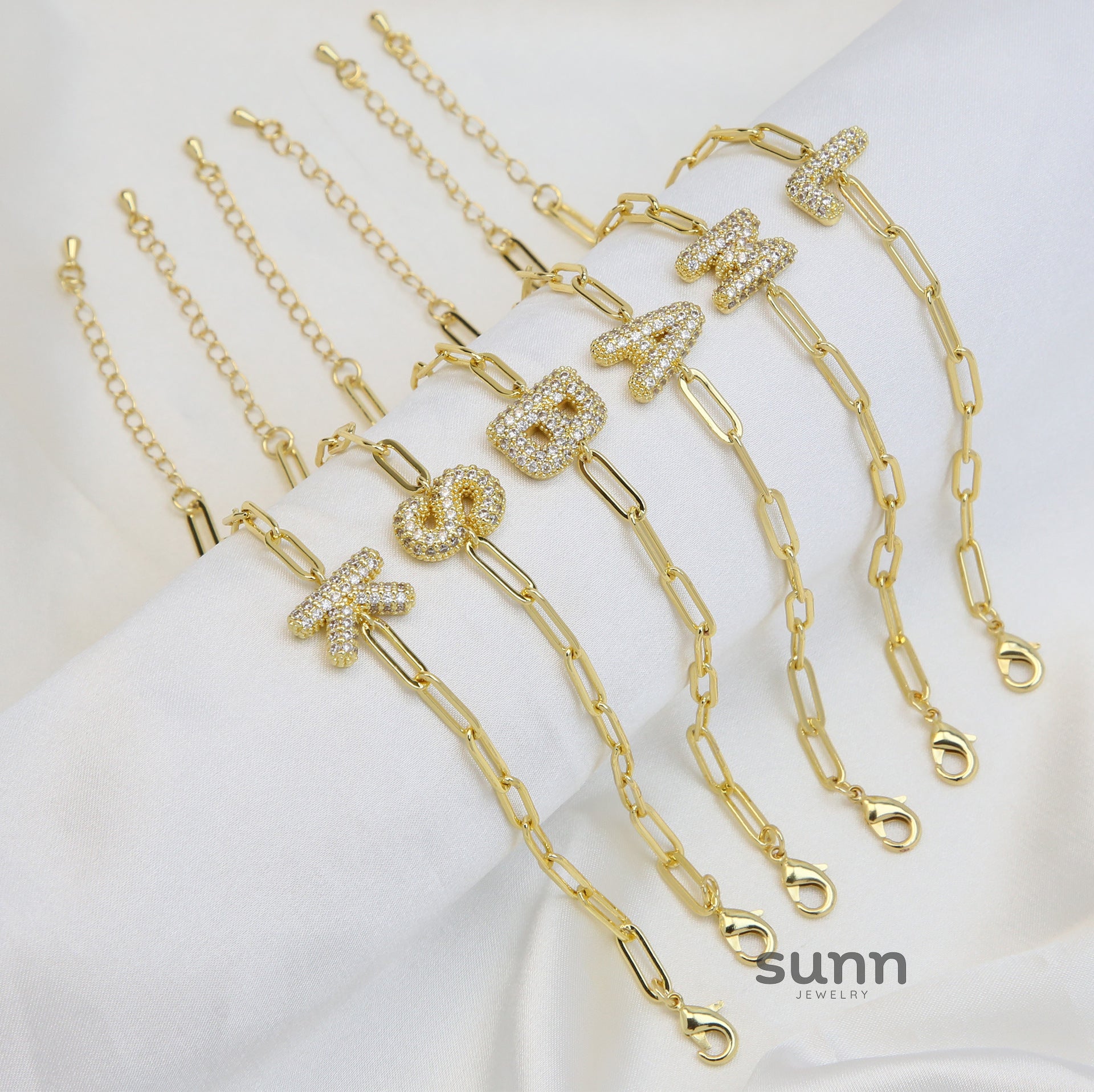 Willow Bubble Initial Bracelet [Z235A53E]