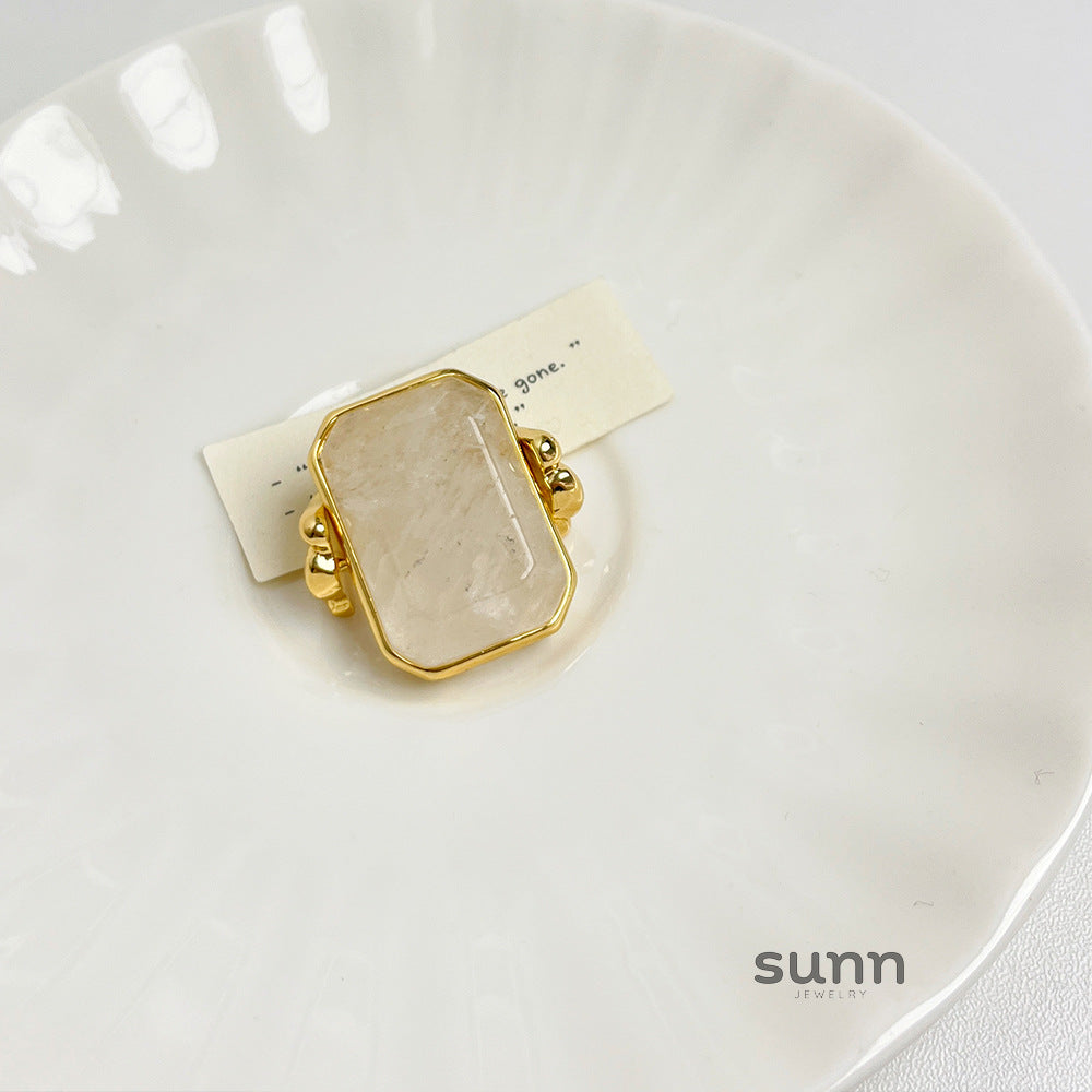 Wilma Retro Crystal Cocktail Ring [MON2KL9U]