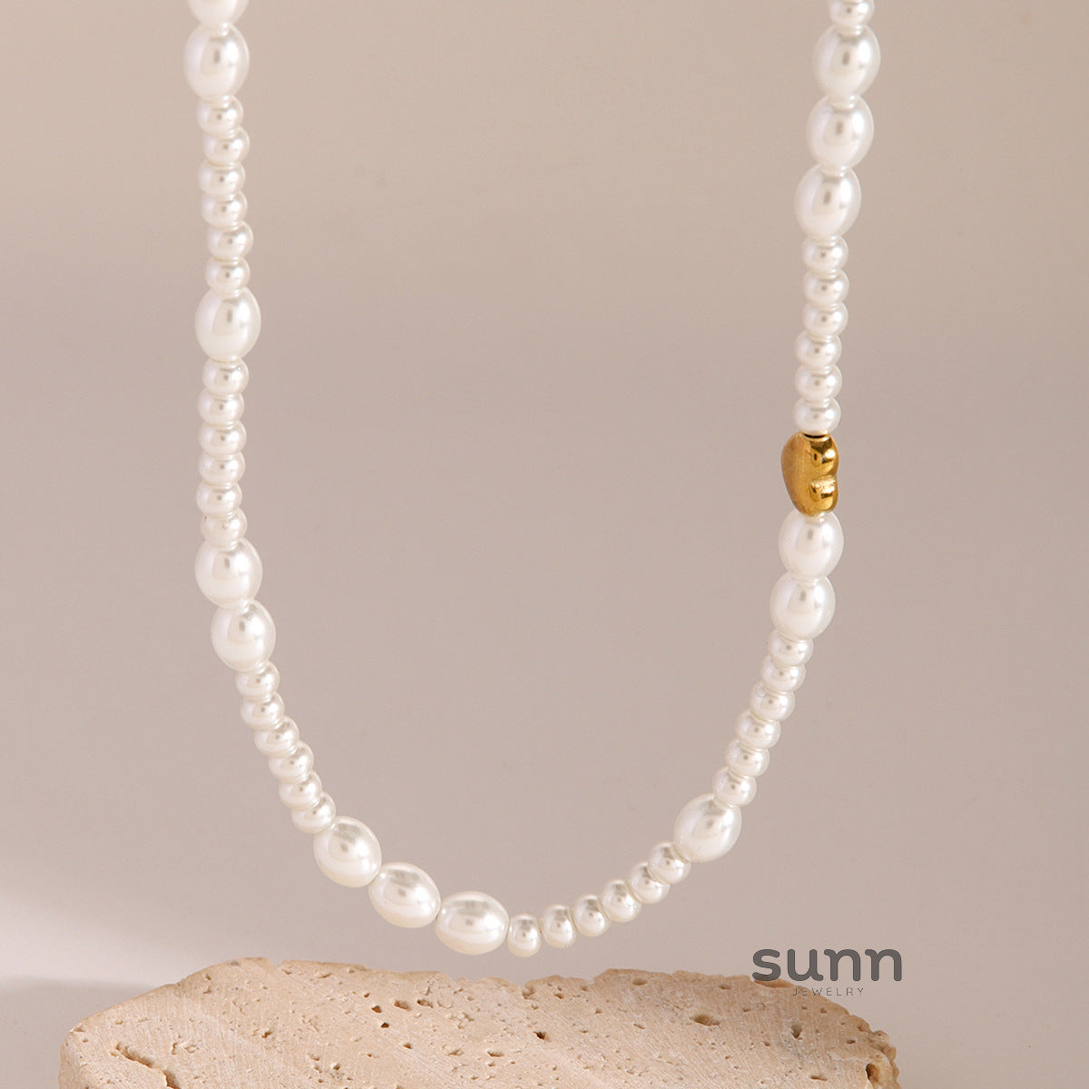 Winifred Mother-of-Pearl Necklace [D1T5NRLF]