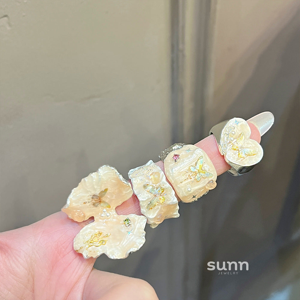 Wynn Enamel Butterfly Ring [T4U340J8]