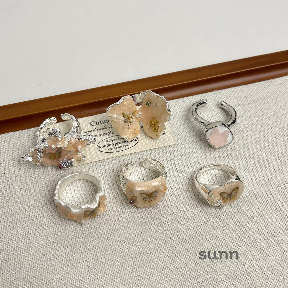 Wynn Enamel Butterfly Ring [R33CCNI5]