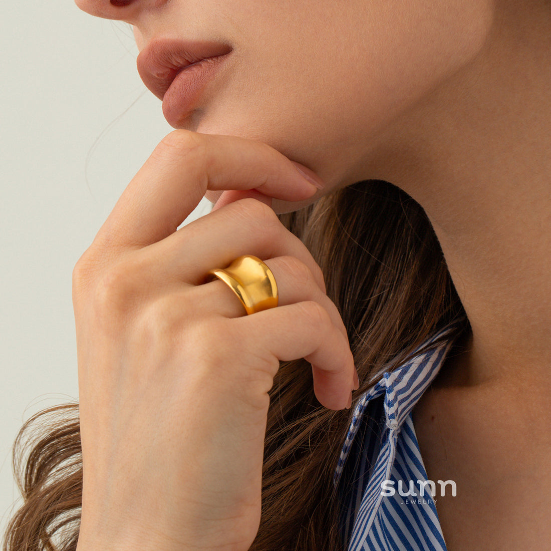 Wynn Gold Brushed Band Ring [7TKWEXV3]