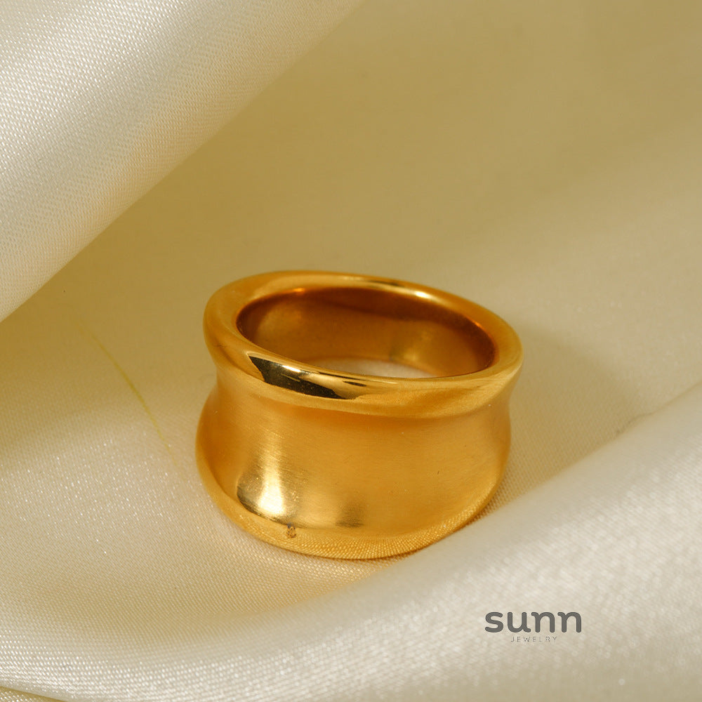 Wynn Gold Brushed Band Ring [MX549NSD]