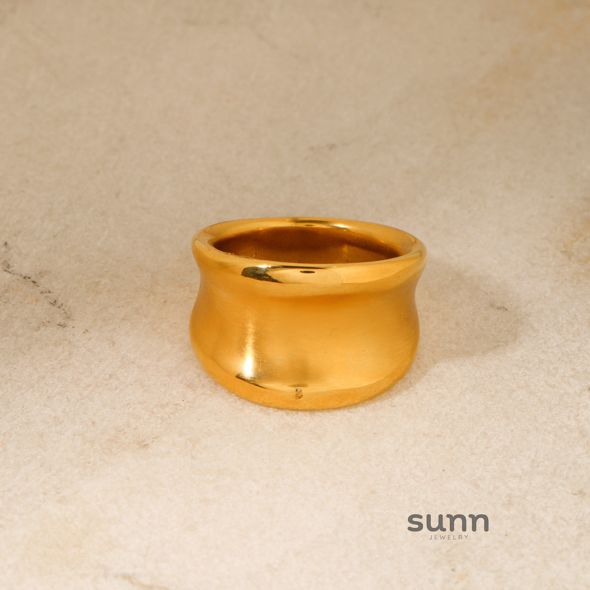 Wynn Gold Brushed Band Ring [6IANFU6V]