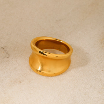 Wynn Gold Brushed Band Ring [7TKWEXV3]