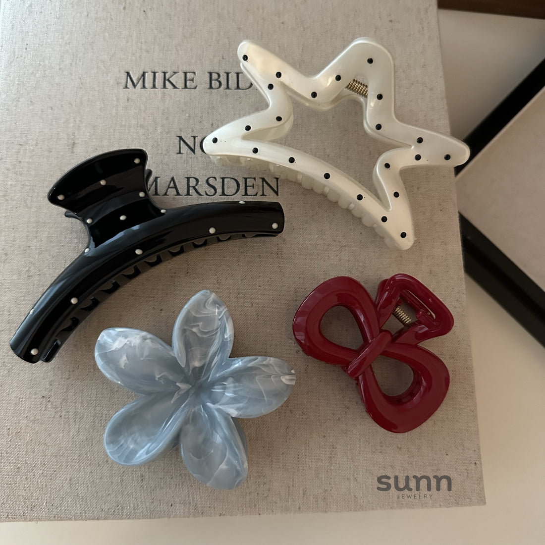Wynonna Floral Polka-Dot Clip [PW8PMU5K]