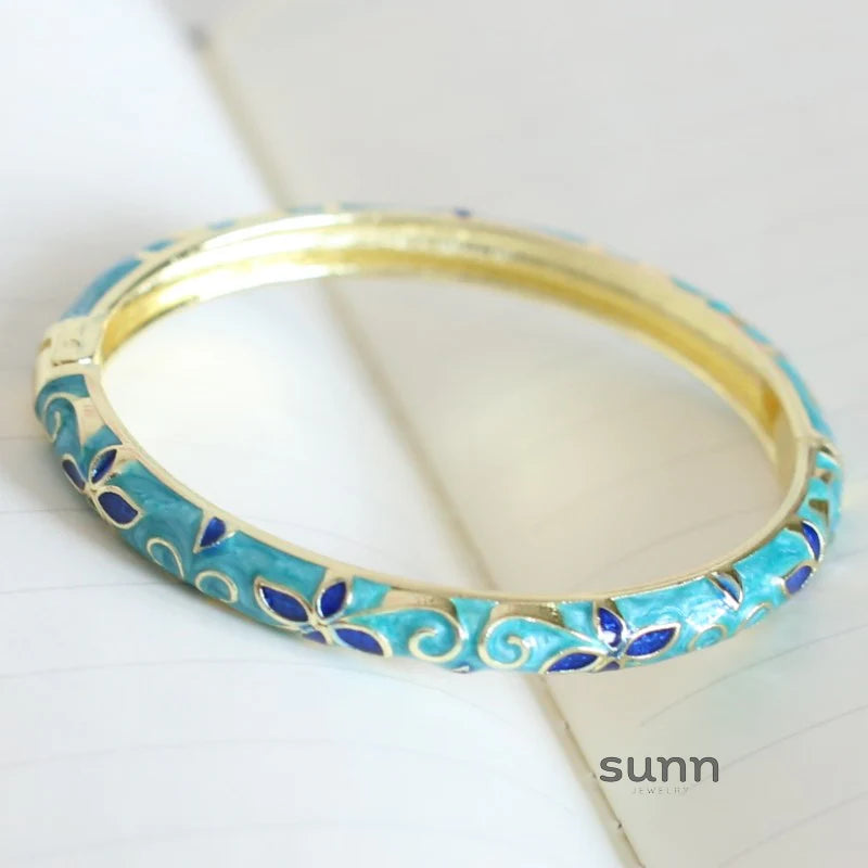 Xaria Clover Enamel Bangle