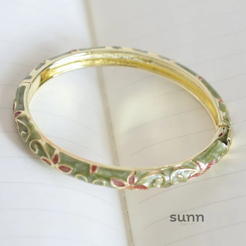 Xaria Clover Enamel Bangle