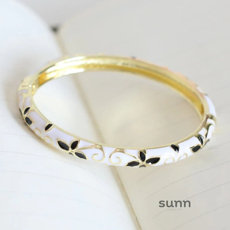 Xaria Clover Enamel Bangle