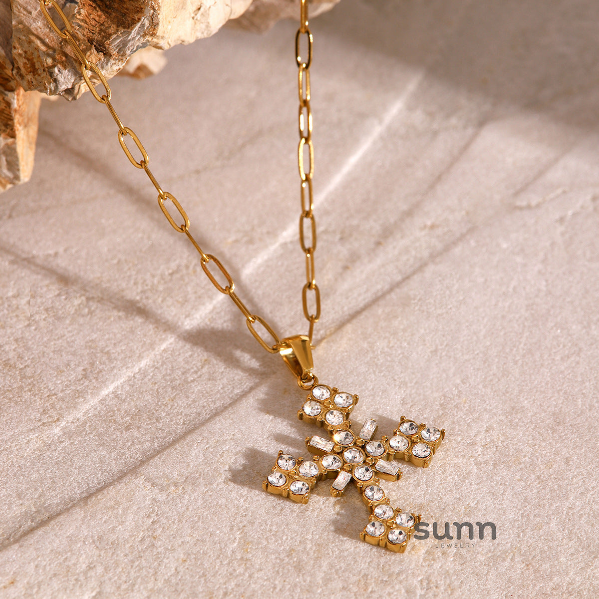 Xia Cross Earring Necklace Set [7QMMCAMZ]