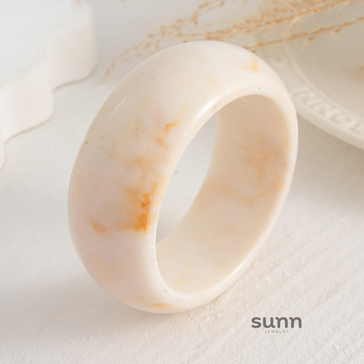 Xia Glossy Resin Cuff [VXB8HR5P]