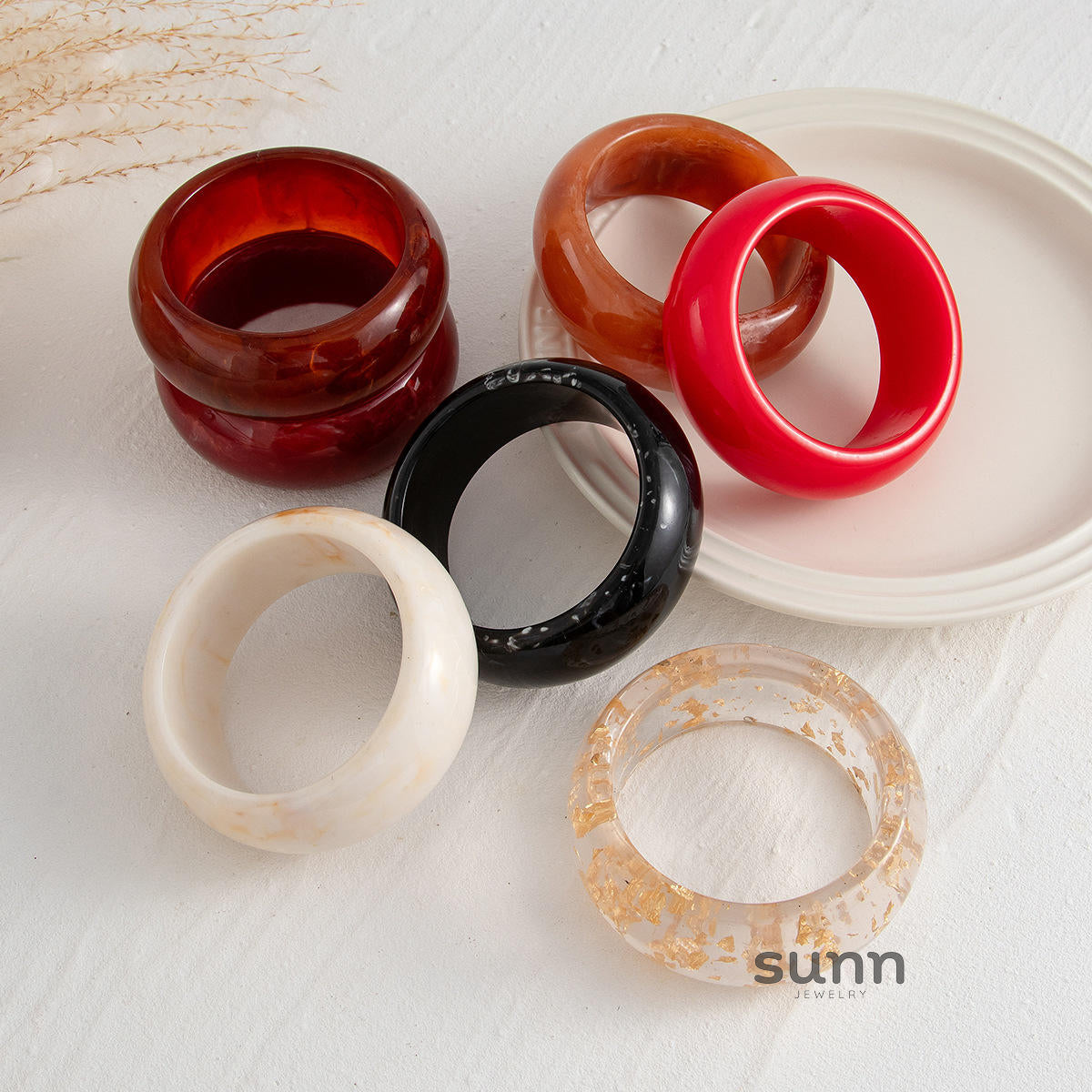 Xia Glossy Resin Cuff [1R6XZ6AO]