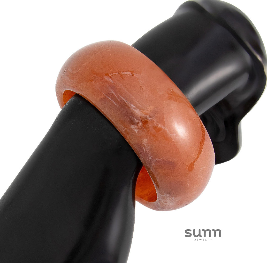 Xia Glossy Resin Cuff [DTSVLEO4]