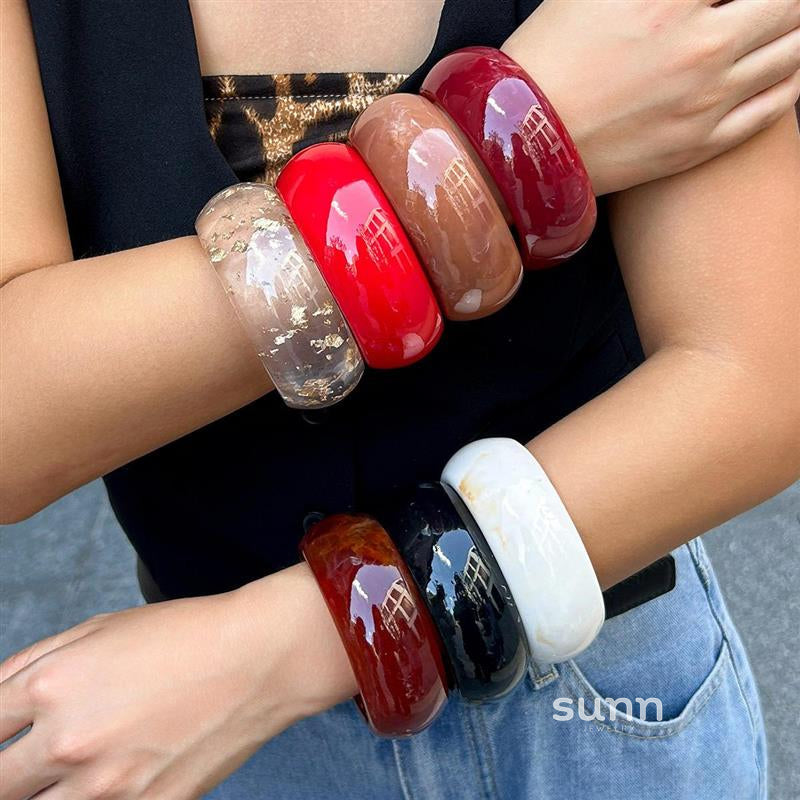 Xia Glossy Resin Cuff [JDVJGNX7]