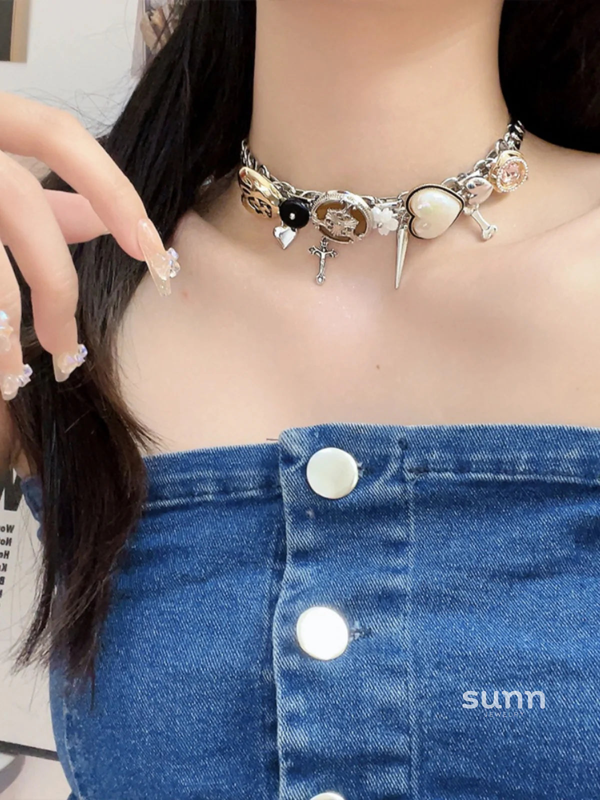 Ximenna Button Heart Necklace