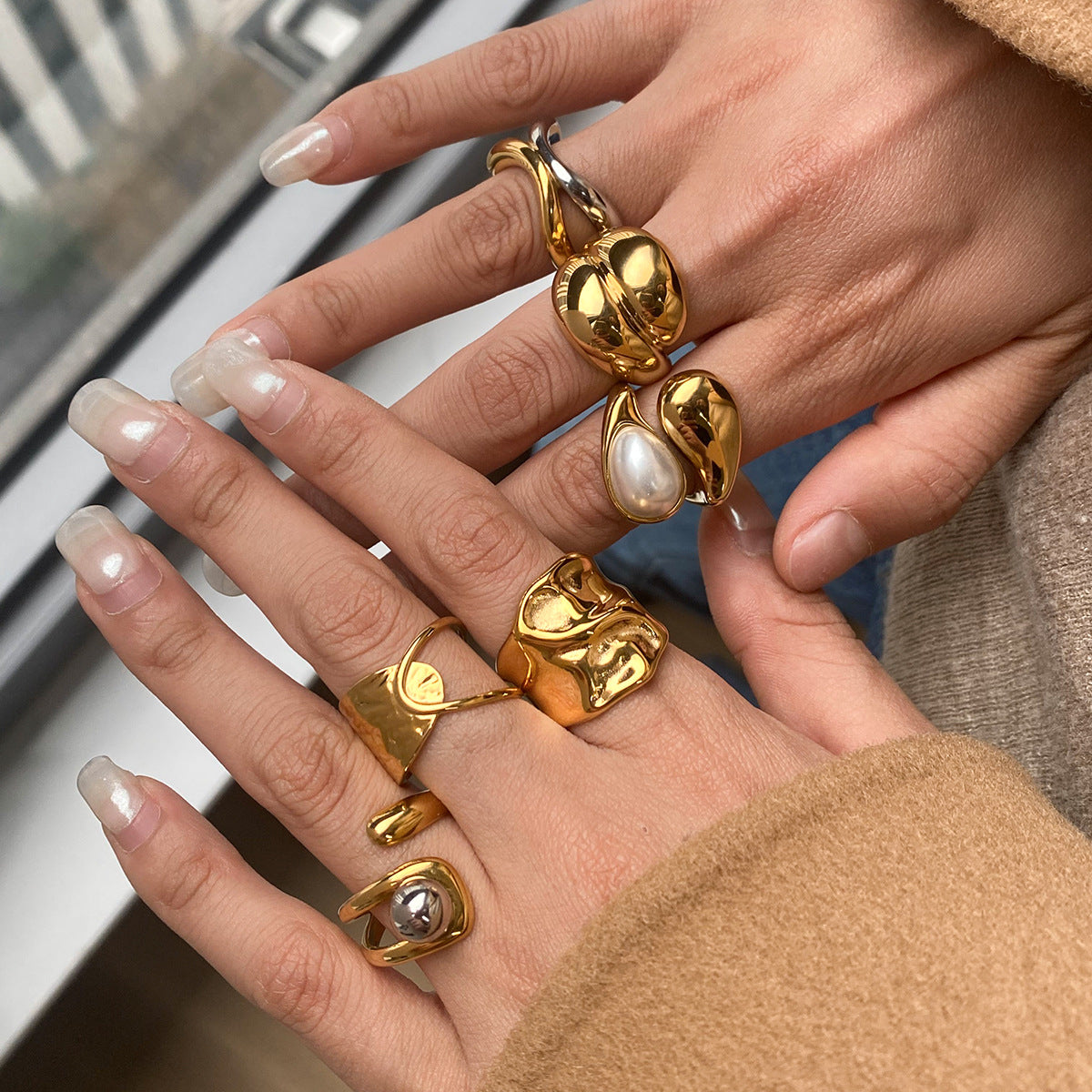 Yadira Wavy Pearl Ring [HP5O9FIK]