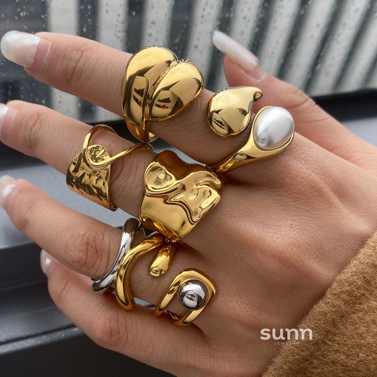 Yadira Wavy Pearl Ring [FTR89WRS]