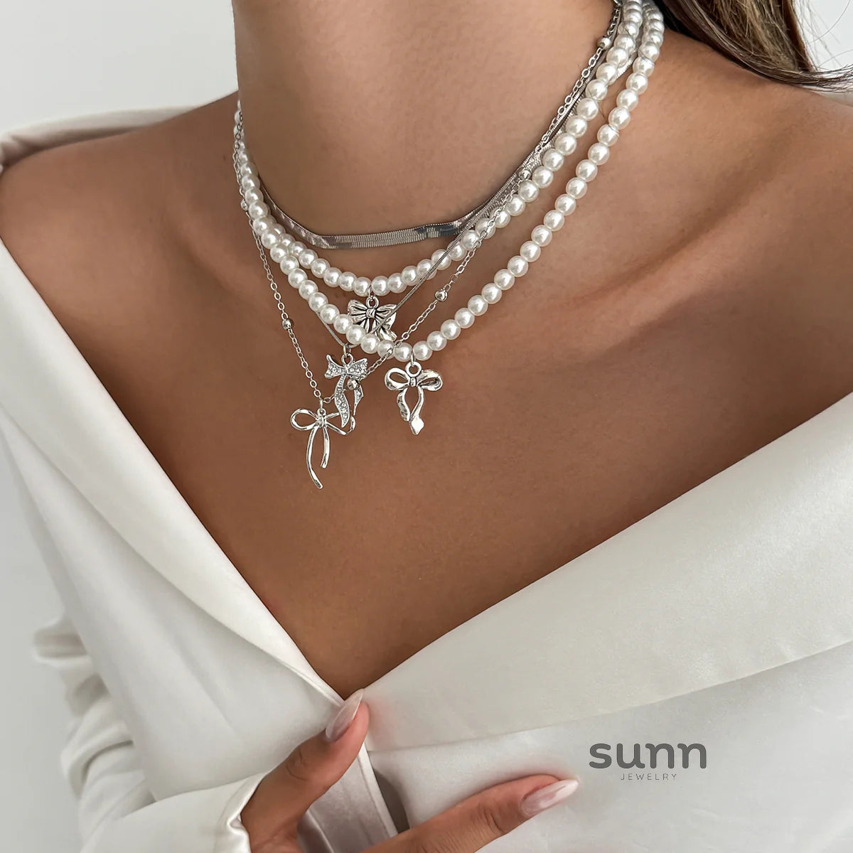 Yaretzi Layered Bow Pearl Necklace Set