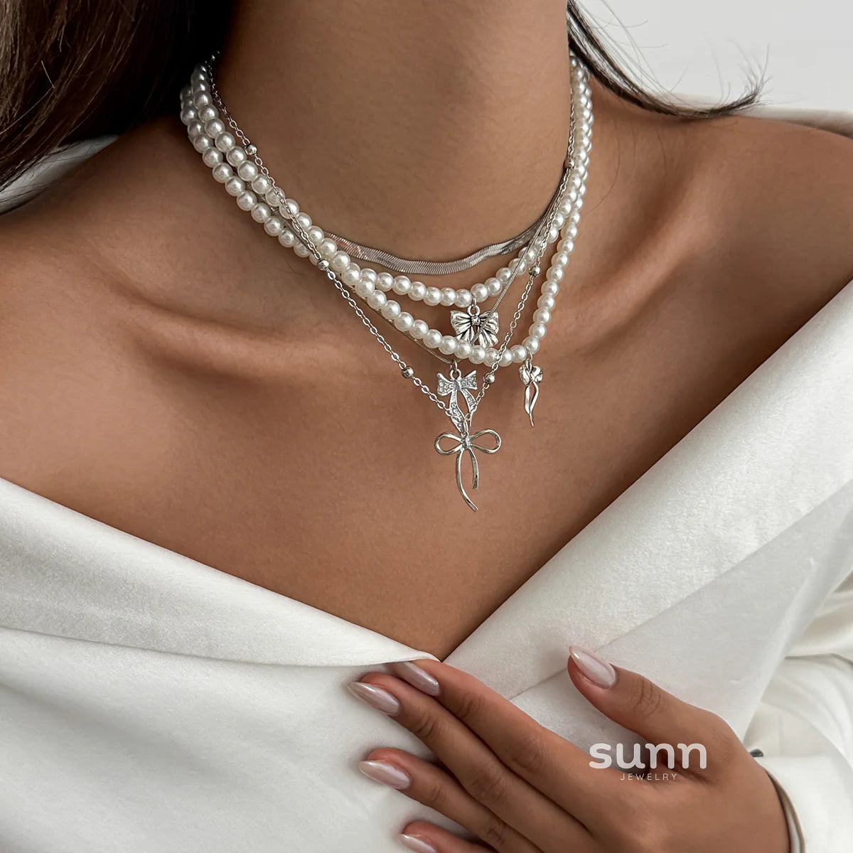 Yaretzi Layered Bow Pearl Necklace Set