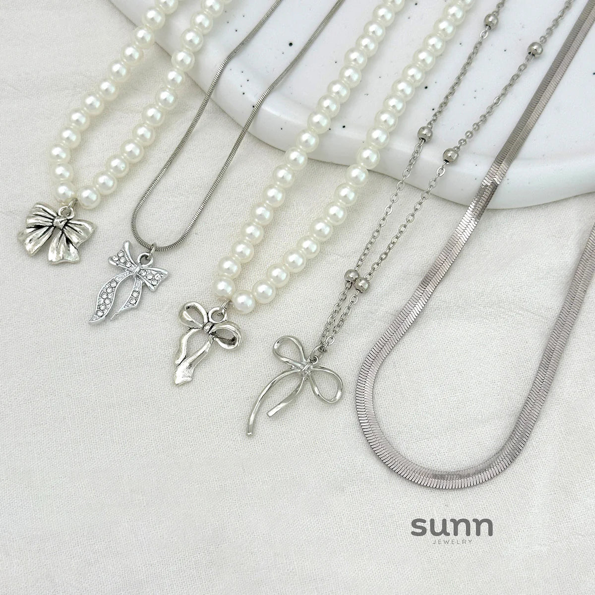 Yaretzi Layered Bow Pearl Necklace Set