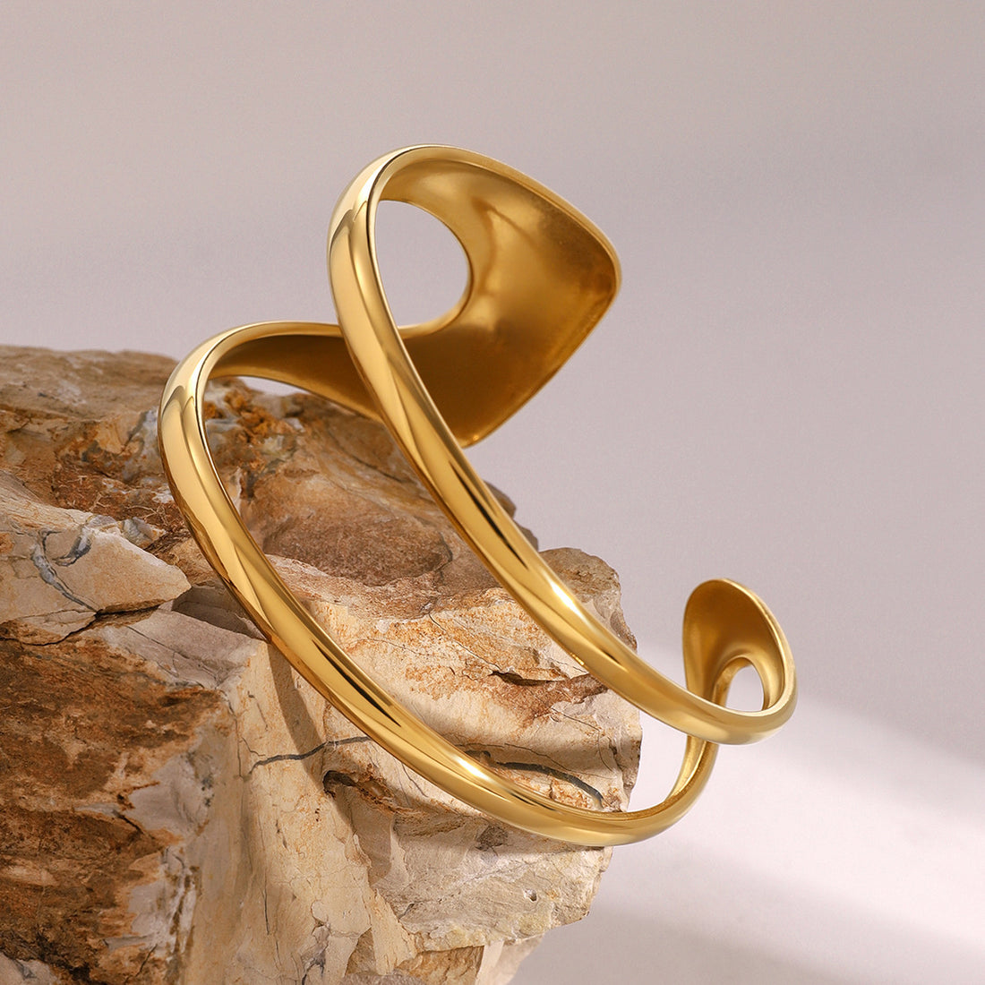 Yaretzi Sculptural Chain Bracelet [M9N1HQP7]