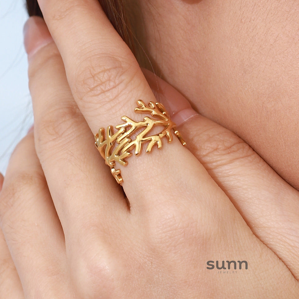 Yaretzy Sculptural Gold Ring [JY3K6MG3]