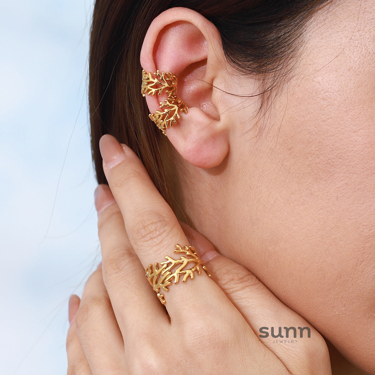 Yaretzy Sculptural Gold Ring [8WR6GCRE]