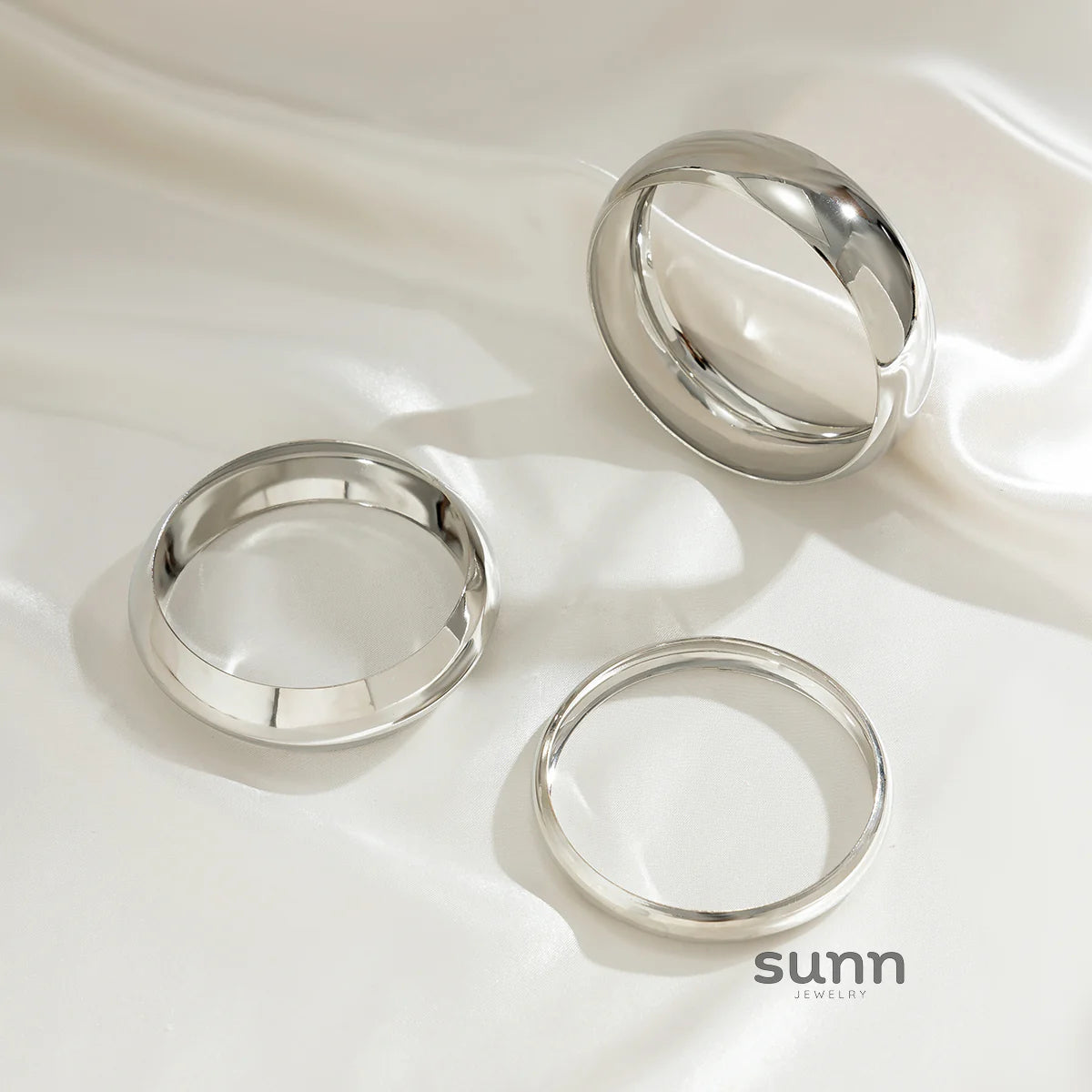 Yaritza Sleek Bangle Set