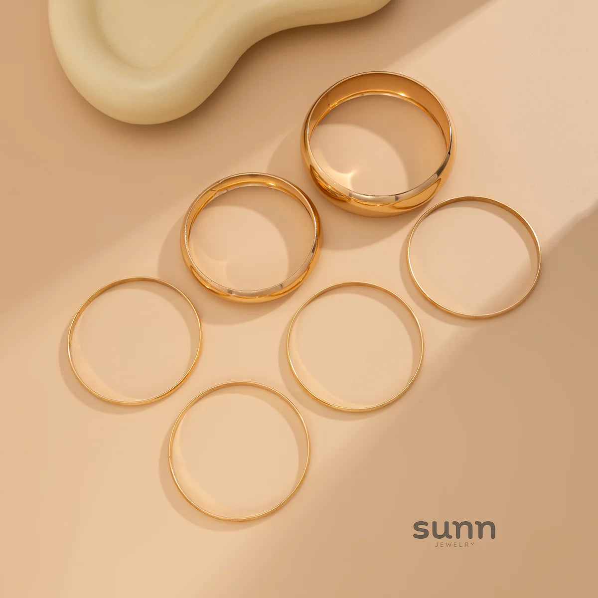 Yaritza Sleek Bangle Set