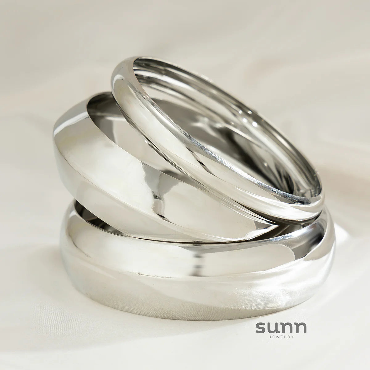Yaritza Sleek Bangle Set