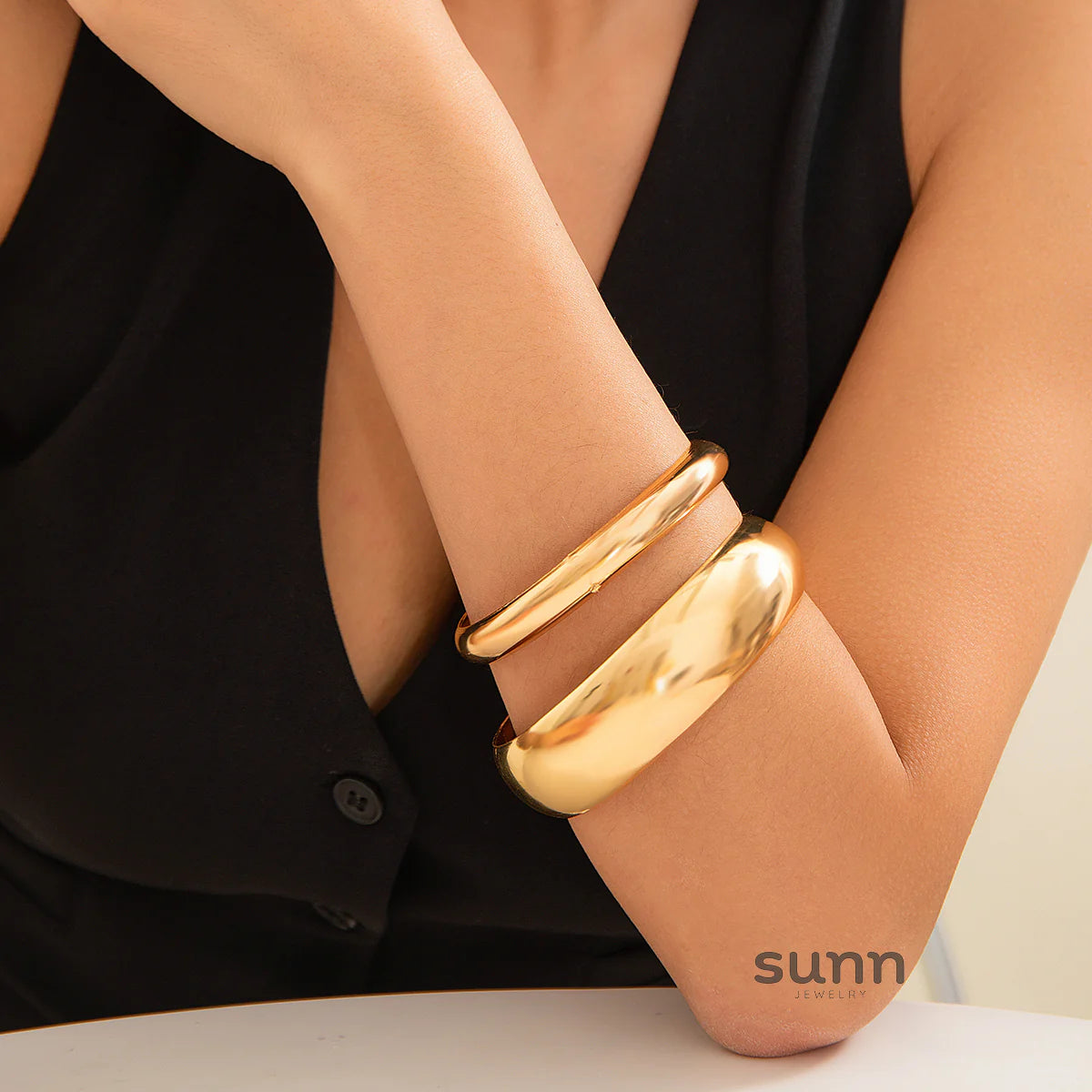 Yaritza Sleek Bangle Set