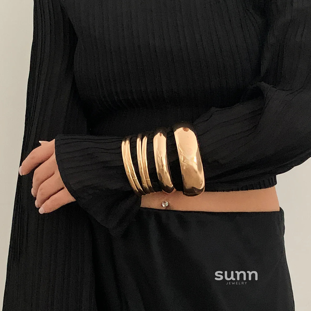 Yaritza Sleek Bangle Set