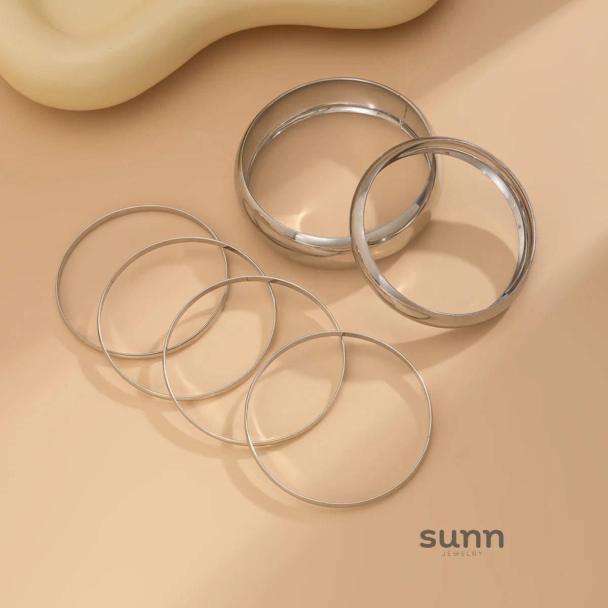 Yaritza Sleek Bangle Set