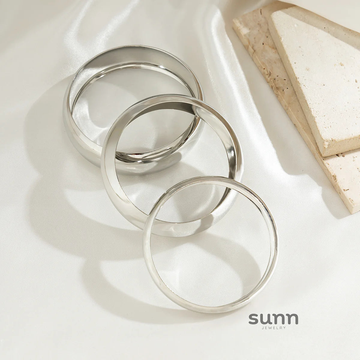 Yaritza Sleek Bangle Set