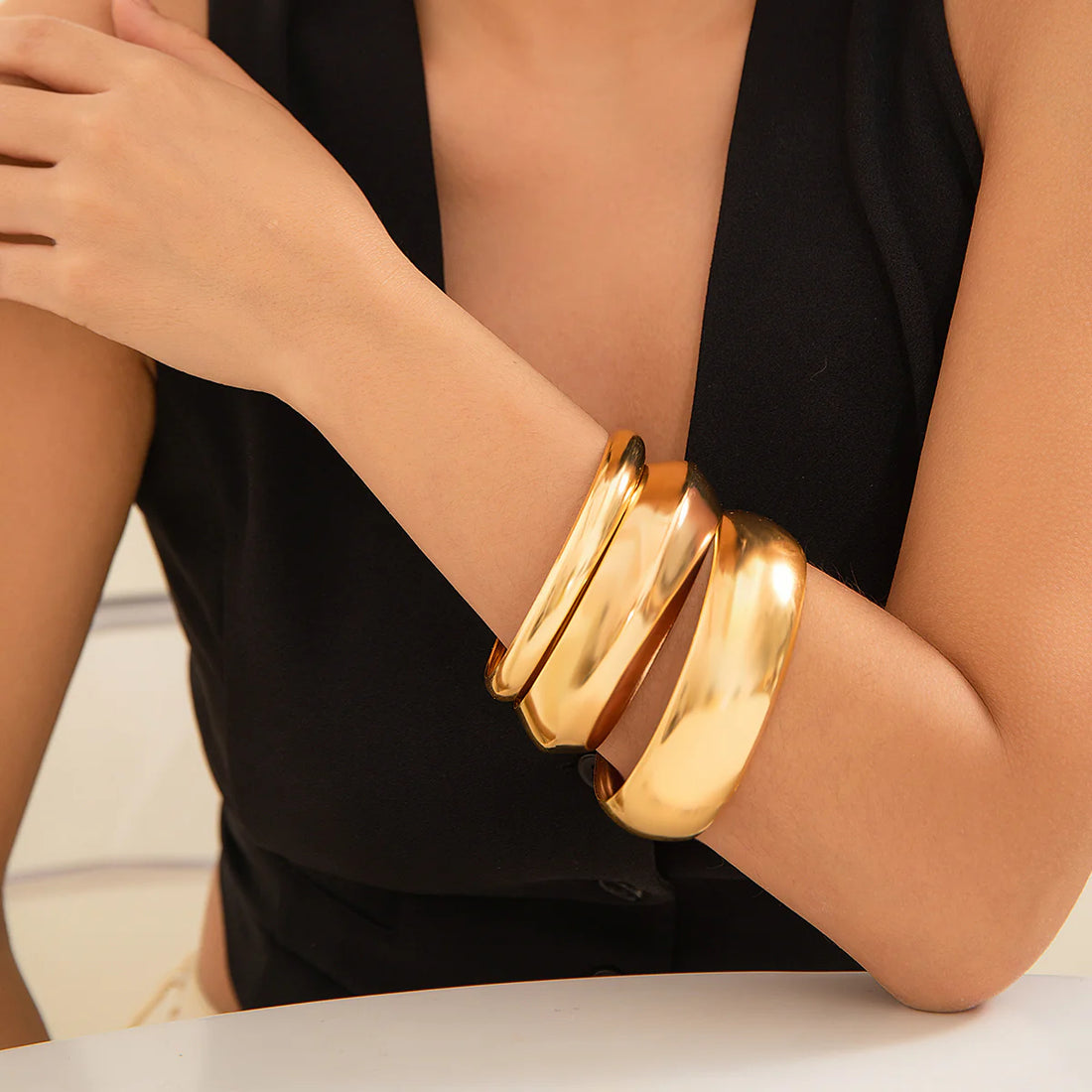 Yaritza Sleek Bangle Set